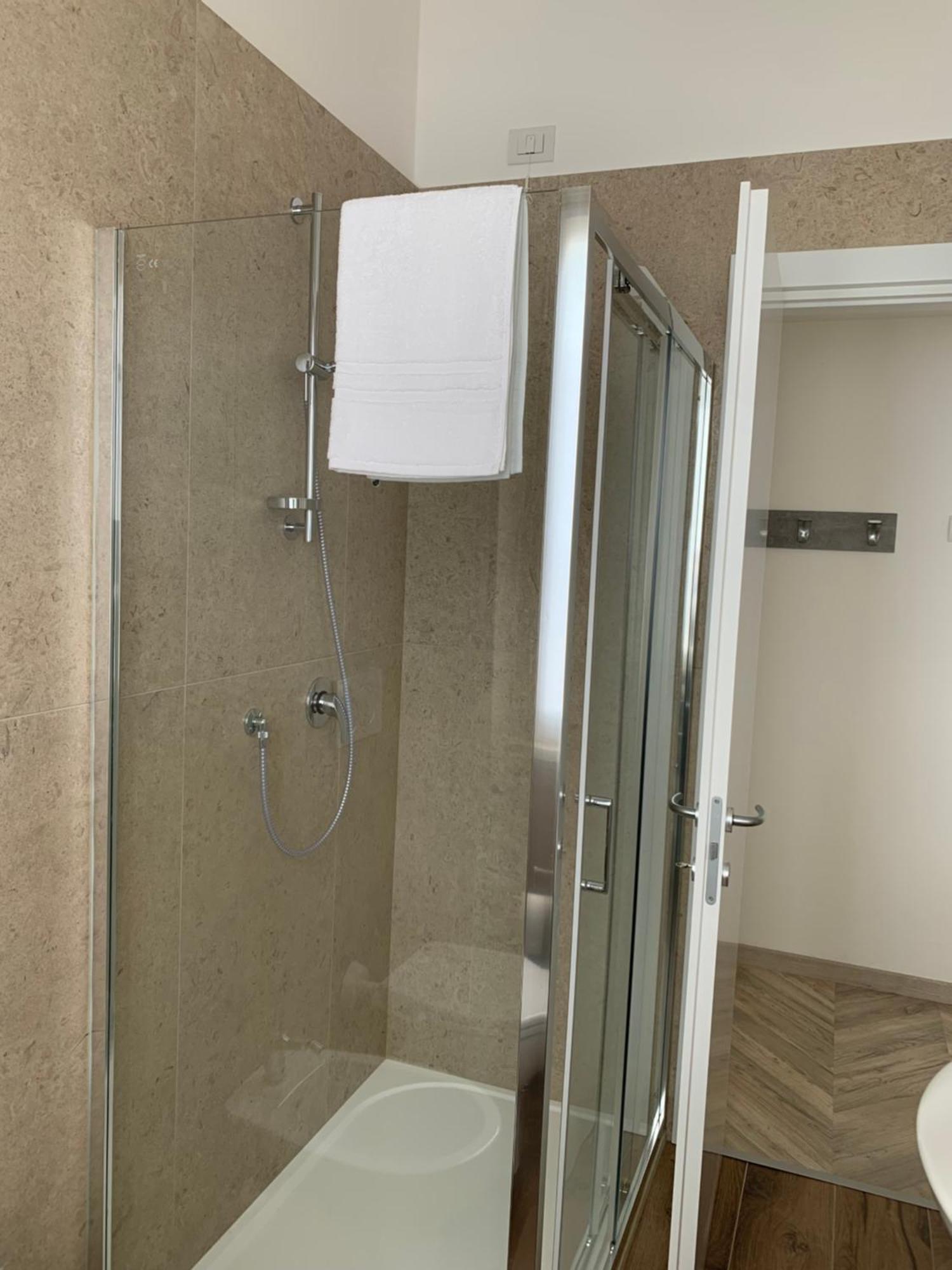 Residenza Letizia Apartamento Olginate Exterior foto
